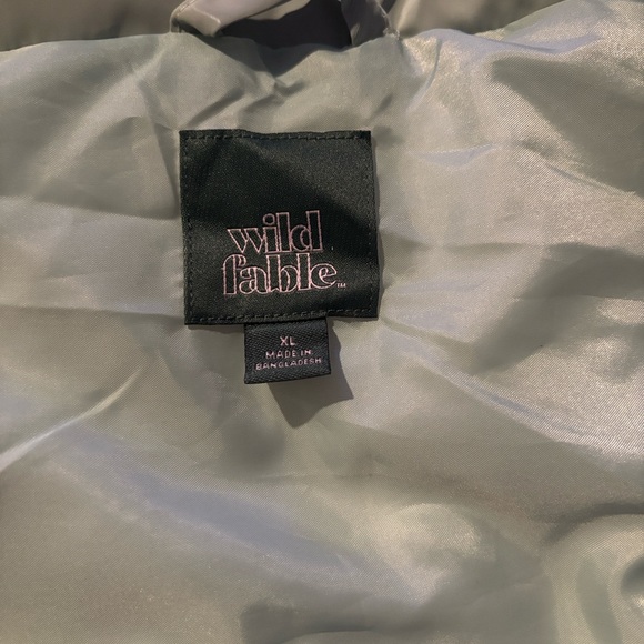 Wild Fable Light Gray Puffer Vest - Picture 4 of 4